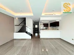 Elegant 4 Bedroom Townhouse I Silver Springs 3 | Modern Family Home