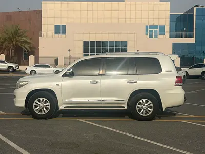 Pristine Toyota Land Cruiser GXR 2011 | GCC Specs | Reliable v6