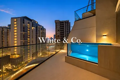 JVC's Prestigious Address • Jacuzzi Privé