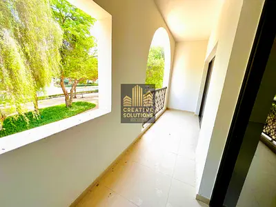 شقة برايت 2BHK | مبنى الحدائق 70 | شرفة وإطلالة على الحديقة
