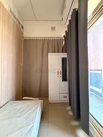 Semi-Partitioned Room – for Professional Female