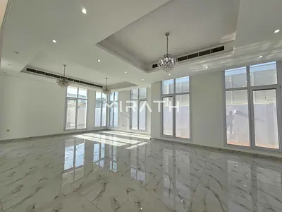 FULLY RENNOVATED WITH HUGE GARDEN AREA - FAMILY FRIENDLY COMMUNITY