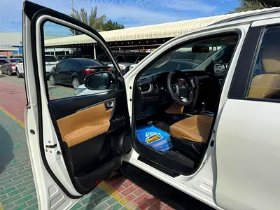 2020 Toyota FORTUNER 缩略图 6