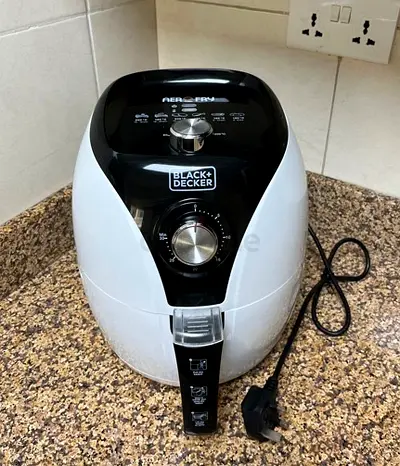 Black+Decker Air Fryer - Compact, Good Condition