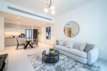BEACH FRONT 1 BR COMFY AVAILABLE NOW