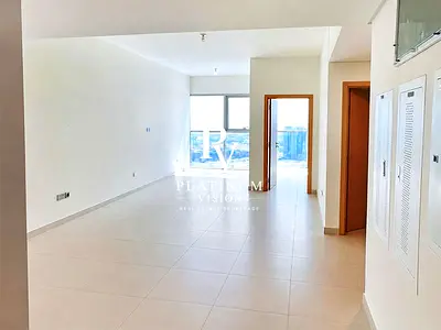 HIGH FLOOR! Vacant | 2BR w/ Balcony | Kitchen Appliances