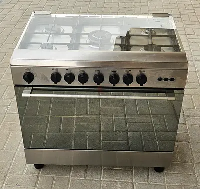 BOMPANI STOVE FOR SALE 90 X 60
