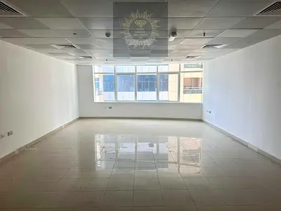Spacious office in Horizon Towers