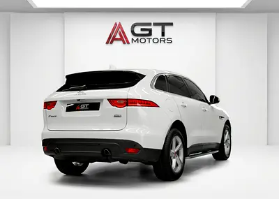 صورة 6 لـ 2019 Jaguar F-PACE