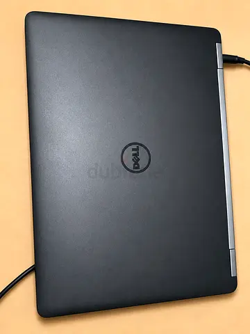 Dell Latitude laptop in good condition - Windows 10 installed