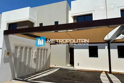 Single Row | Balcony | 2 BR Modern Townhouse