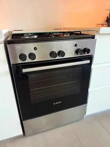 Bosch freestanding gas cooker with oven - hardly ever used!