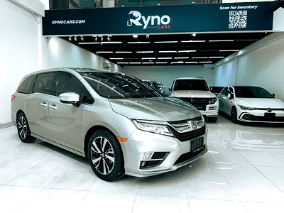 AED 1,300 // 2019 Honda Odyssey Touring 3.5L V6// Full service history