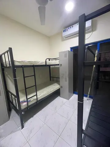 BED SPACE FOR EXICUTIVE BATCHELORS AVAILABLE IN KARAMA