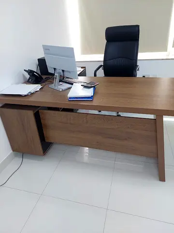 Executive L-Shaped Office Desk for Sale – 800 AED