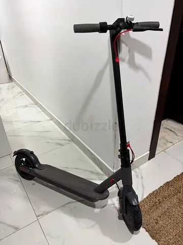 Used electric scooter — like new - 25km/h
