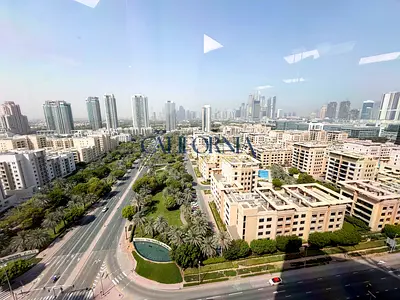 Unfurnished Golf View | Vacant | Glass Partitions