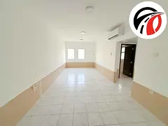 Huge Stuido Available in Muraqqabat near Salahuddin Metro