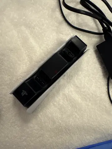 PS5 Joystick + charger & wire + Taken 8 + $%& of War games