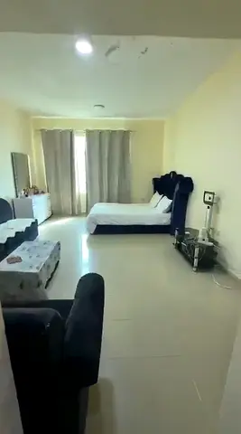 استوديو مع باركينج في هورايزون تاور B | طابق مرتفع وإطلالة مفتوحة | مؤجر بعائد ثابت | 255 ألف درهم فقط