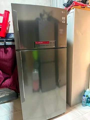 Fridge LG big size very good condition moving for sell