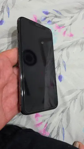 Iphone x 256gb tdra uae version. Well kept no issue. Used by my daudhter