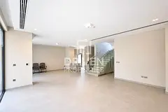 Single Row | Prime Location | Area Expert