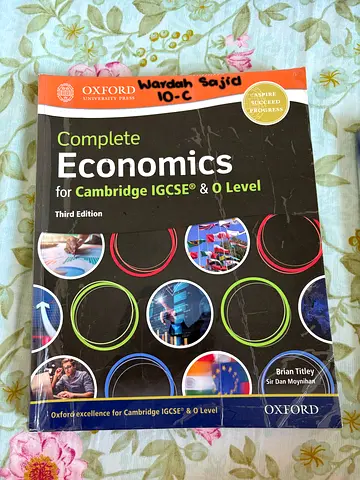 Complete Economics for Cambridge IGCSE & O Level (Third Edition) - Oxford