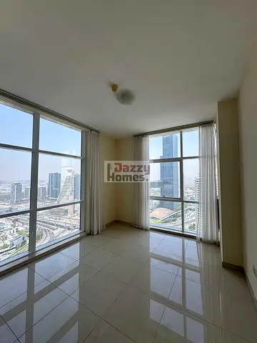 Spacious 3 Bedroom Apartment + Maid's Room - 1 Month Free - Sheikh Zayed Road