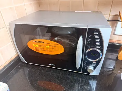 Elekta 25L Microwave Oven with Grill - Used, Working