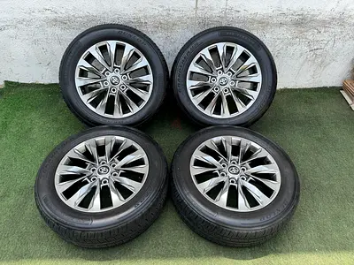 Original 20inch Land Cruiser 300 wheels + Dunlop 2024
