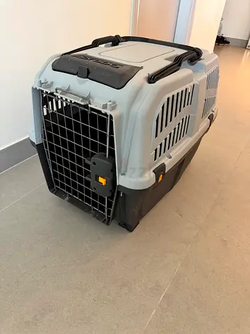 Sturdy Medium Pet Carrier / Travel Crate with Metal Door, size 50X70