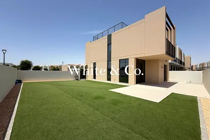Corner Plot | Close to Pool |Available Now