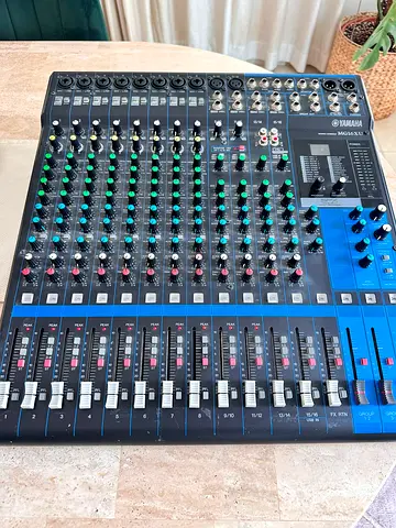 Yamaha MG16XU Mixer