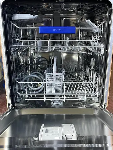 SMEG Built in fully integrated dishwasher Exellent Condition