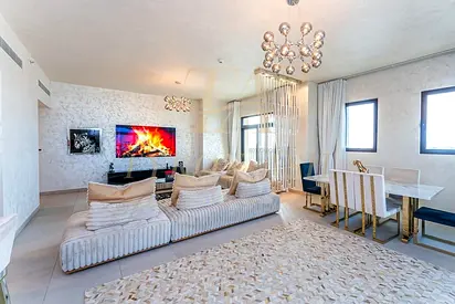 UPGRADED PENTHOUSE | IMMACULATE | SEA VIEW | VACANT