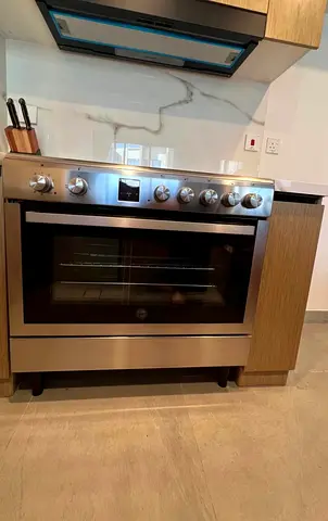 Brand new Hoover 5 hobs Full electric digital clock ceramic cooker 90cm
