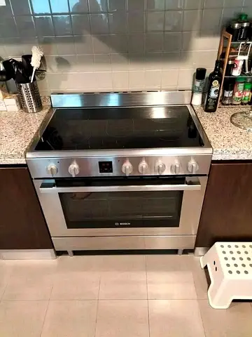 Bosch 90 cm ceramic cooking range 5 hubs electric ceramic stove slightly used new model