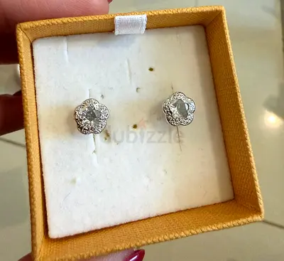 Crystal stud earrings