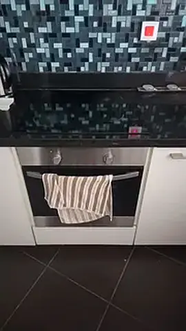 Built-in electric oven and vitro in working condition