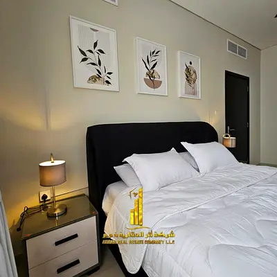 شقة فاخرة للإيجار الشهري – غرفة وصالة مع بلكونه اطلاله مميزه مفروشة بالكامل فرش جديد سوبر ديلوكس مع مطبخ مجهز بالكامل بأحدث الأجهزه