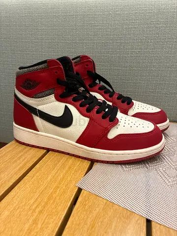 Air Jordan’s lost and found 2022 excellent condition size 37.5