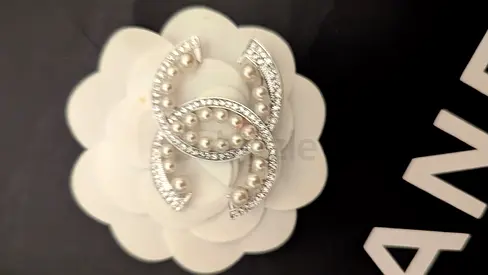 Pearl and crystal floral brooch - silver tone