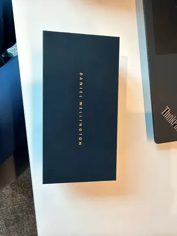 Female wrist watch - Daniel Wellington