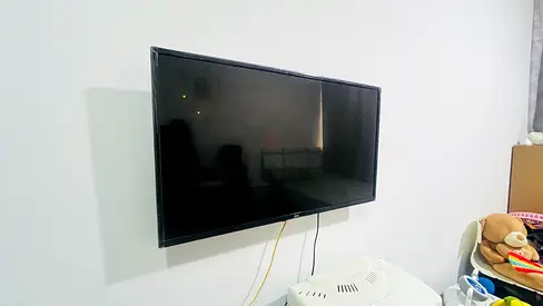 Ikon 40 inches Smart LED TV, Black