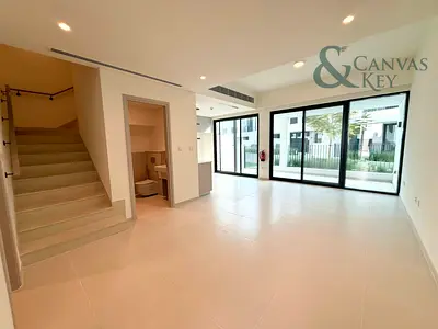 MODERN FAMILY LIVING | NEW HANDOVER | SPACIOUS HOME