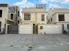 Luxury villa - at a good price - 3 floors - registration fees included - freehold