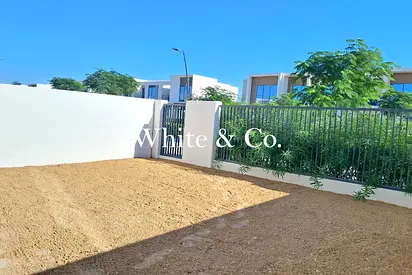 Single Row | Direct Access to Beach | 3Bed
