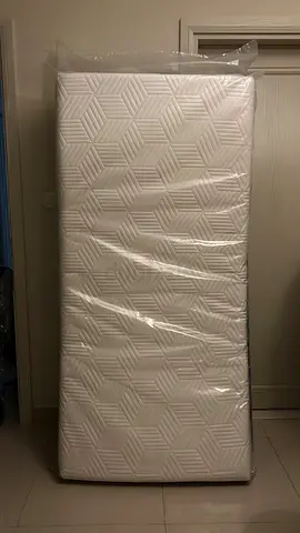 New THE MATTRESS STORE Single mattress - new, still sealed. Kids Visco Mattress by Englander