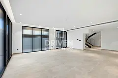 Large Layout | Single Row | Ready to Move in